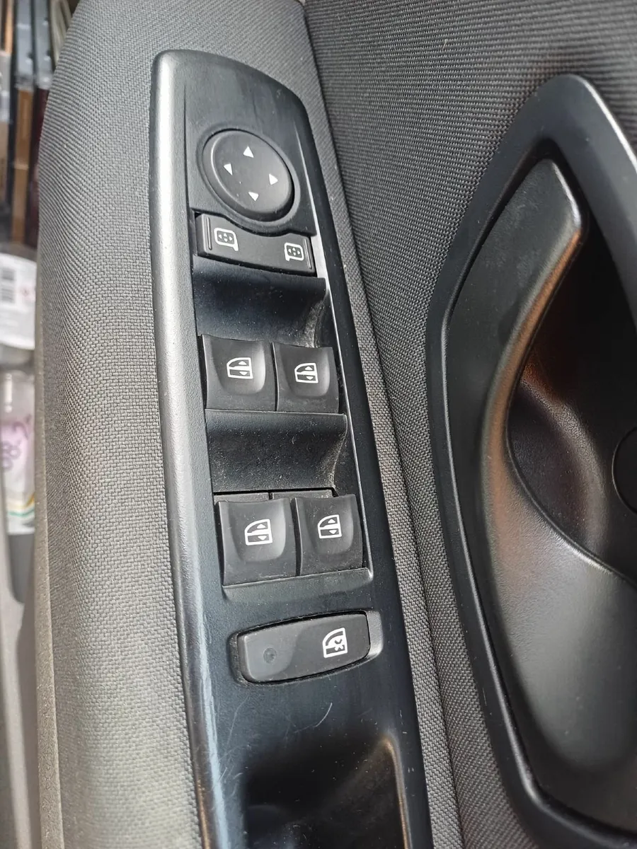 Renault Fluence 2012 - Image 3