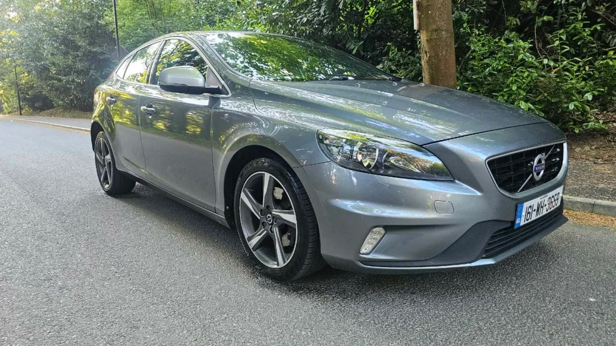 /// 2016 VOLVO V40 R DESIGN /// - Image 3