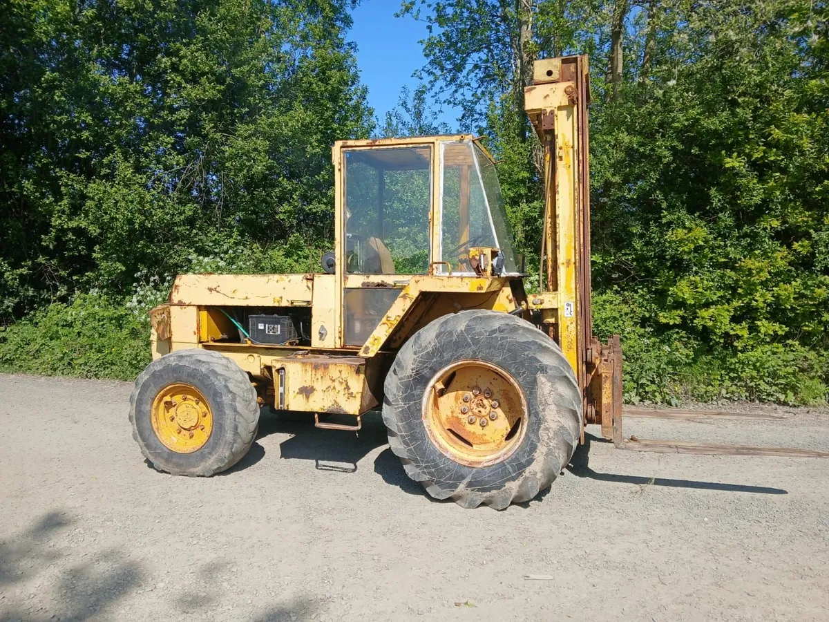Forklift - Image 4