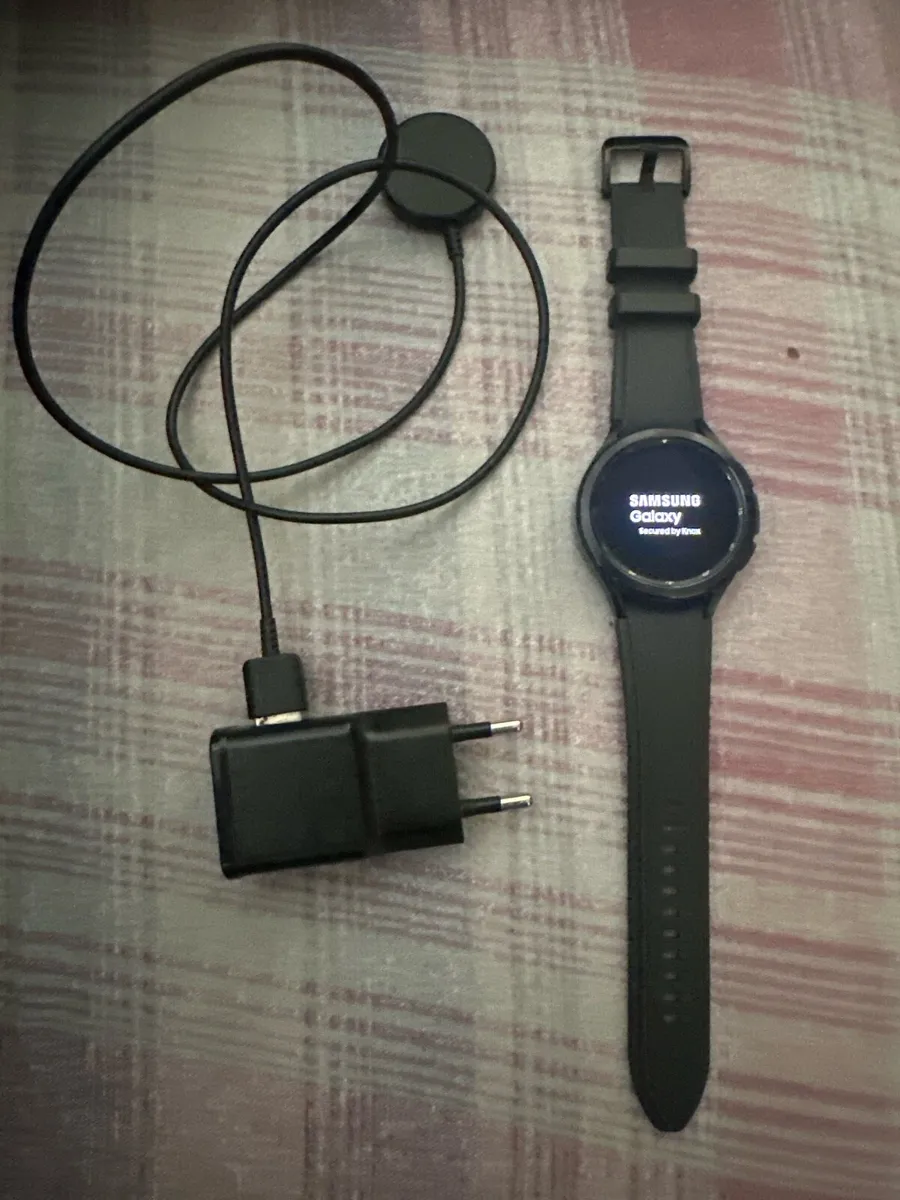 Samsung Smart Watch - Image 1