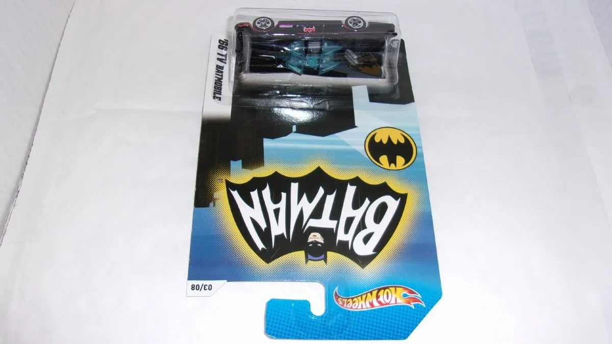 HOTWHEELS BATMAN ’66 TV BATMOBILE CARDED 2011 - Image 3