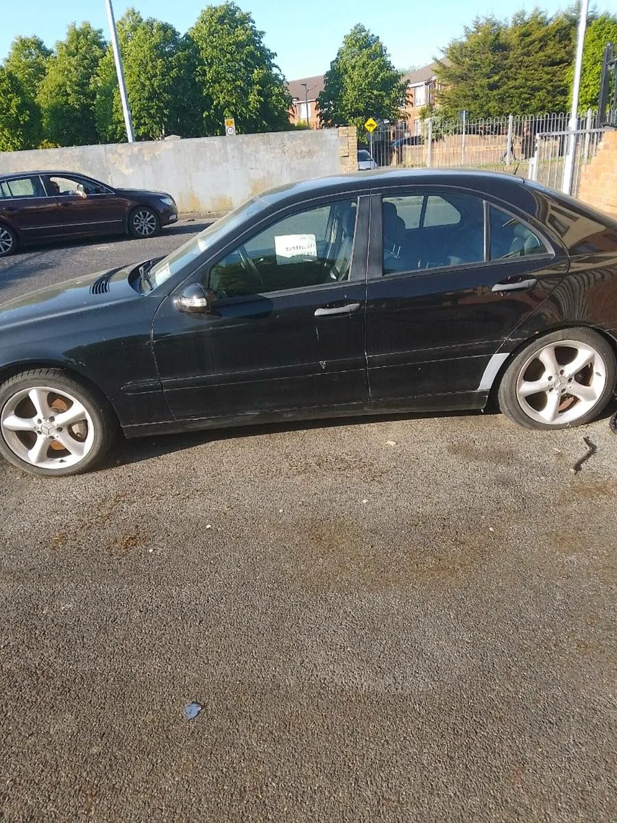 Car - Image 4
