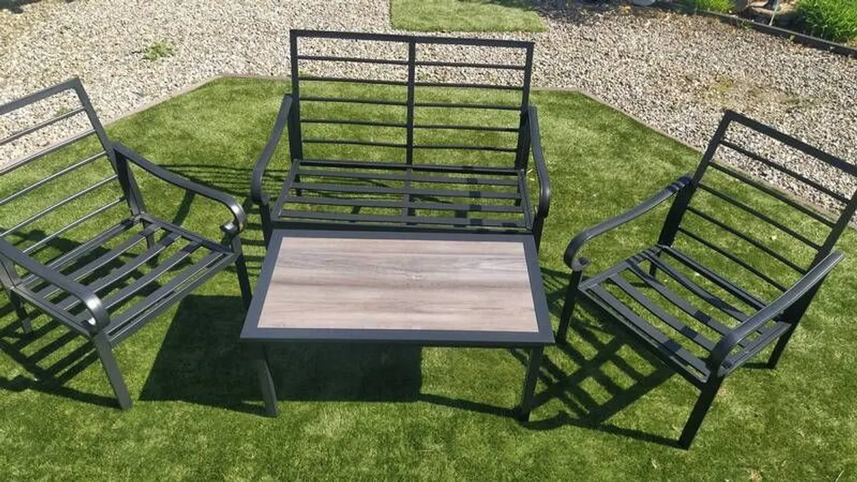 garden table and chairs - Image 3