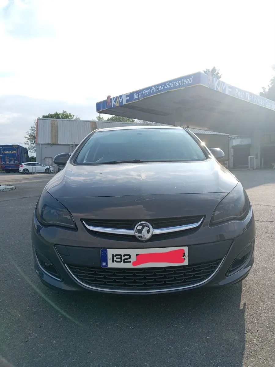 Vauxhall Astra 2013 - Image 1