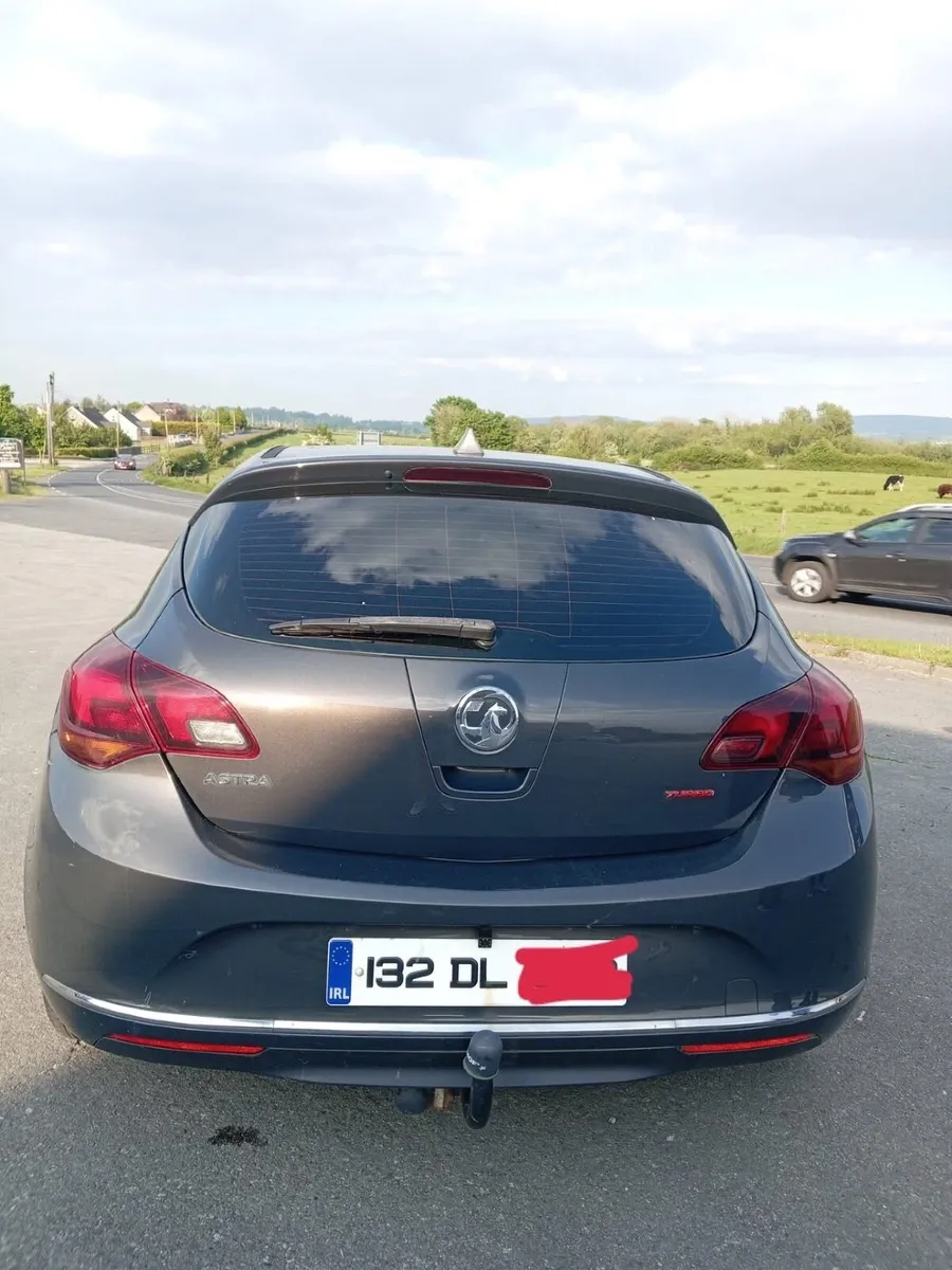 Vauxhall Astra 2013 - Image 2