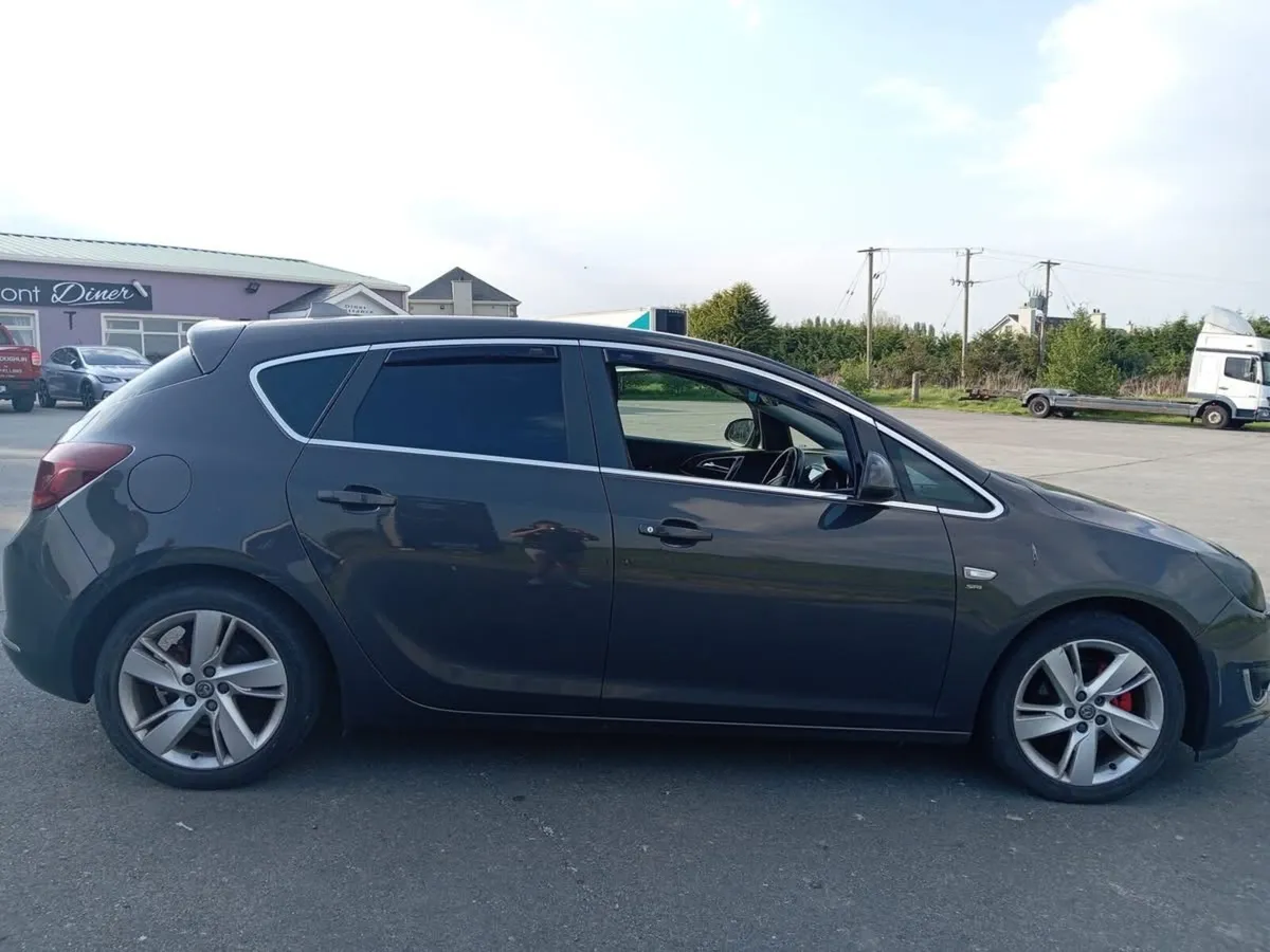 Vauxhall Astra 2013 - Image 4