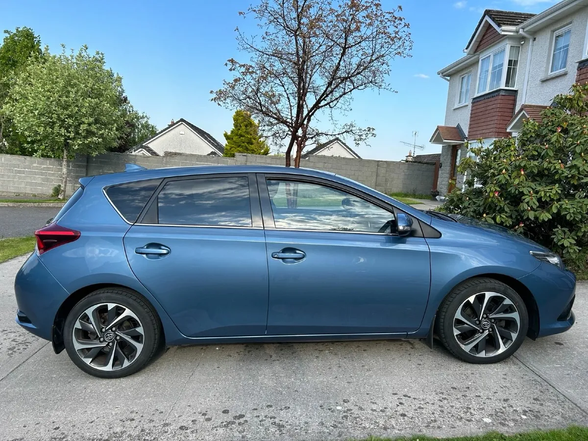 Toyota Auris 2017 - Image 3