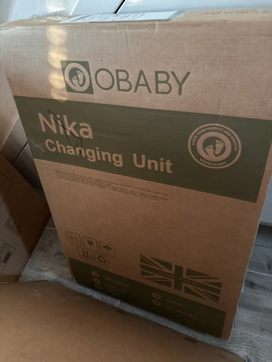 Cot Bed/Changing Unit - Image 2