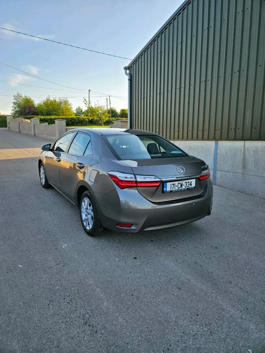 2017 toyota corolla 1.4 diesel very low kms as new - Image 3