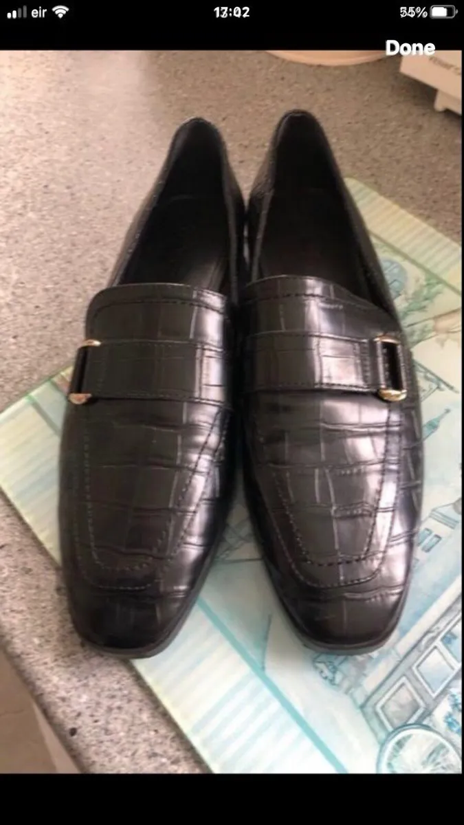 Ladies new leather shoes size 6 €15 - Image 2