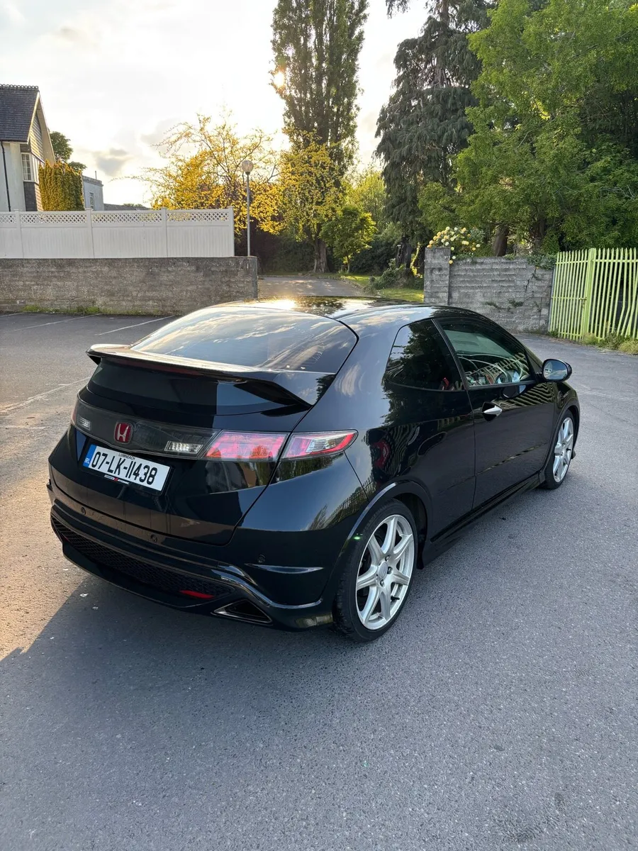 Honda Civic type R fn2 - Image 3
