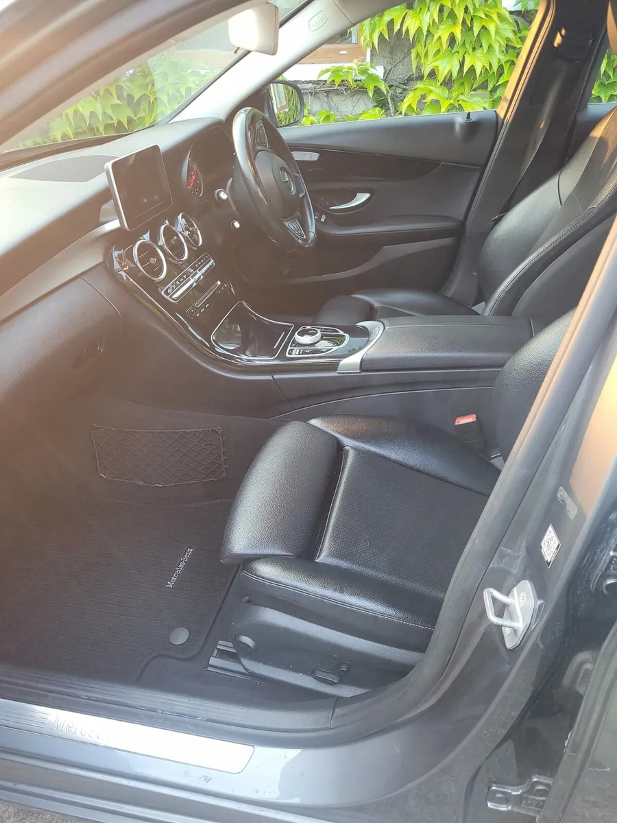 Mercedes-Benz C-Class 2017 - Image 3