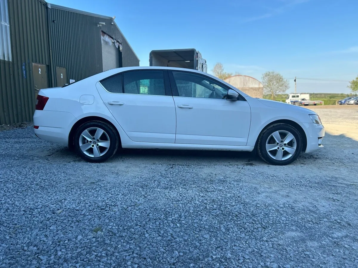 2015 Skoda Octavia - Image 3