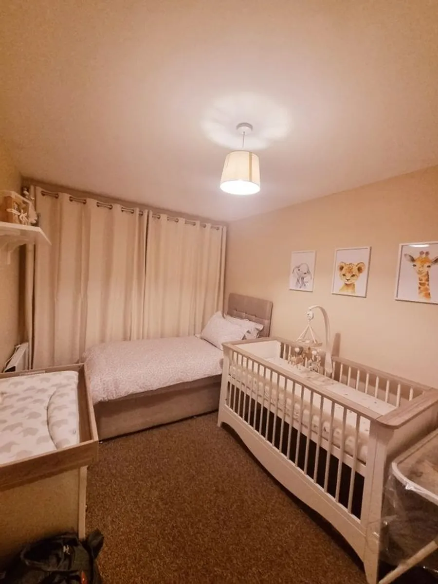 Clara 2 piece cot bed set - Image 1