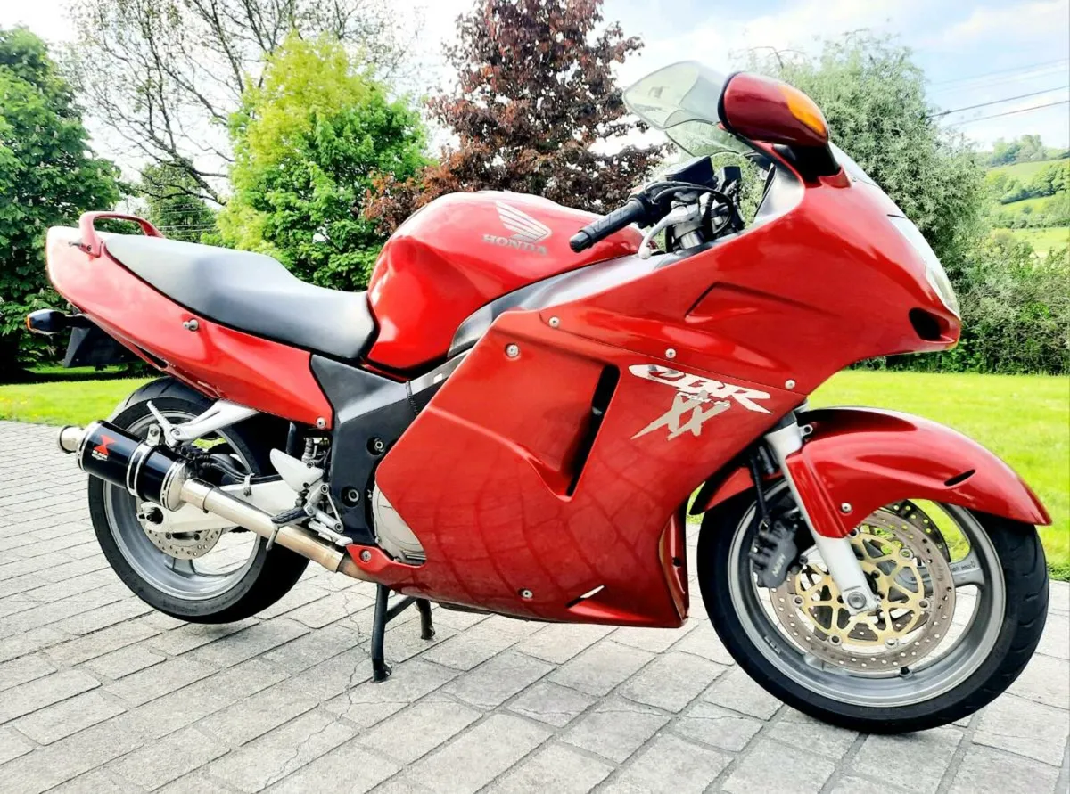 Honda CBR1100XX Blackbird - Image 1