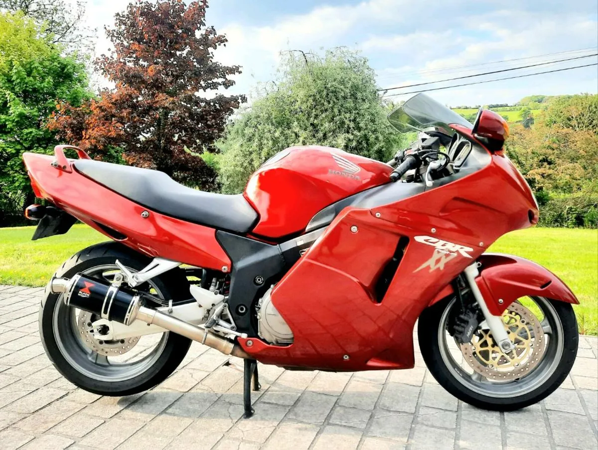 Honda CBR1100XX Blackbird - Image 2