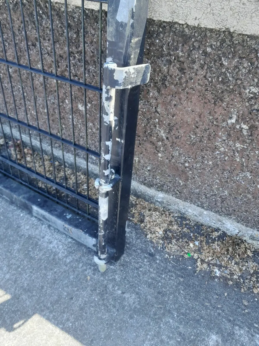 Steel Gate - Image 3