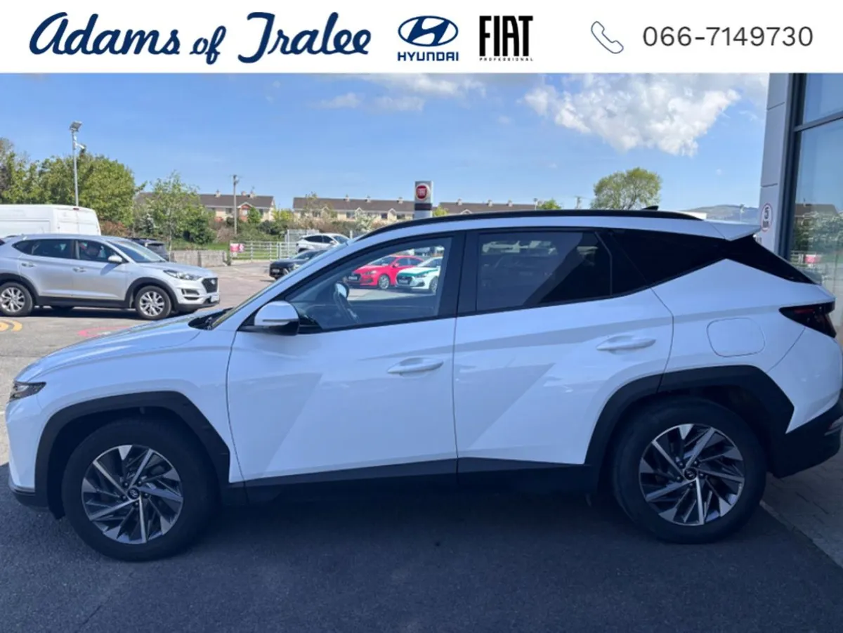 Hyundai Tucson Ix35 Executive 5DR - Image 2