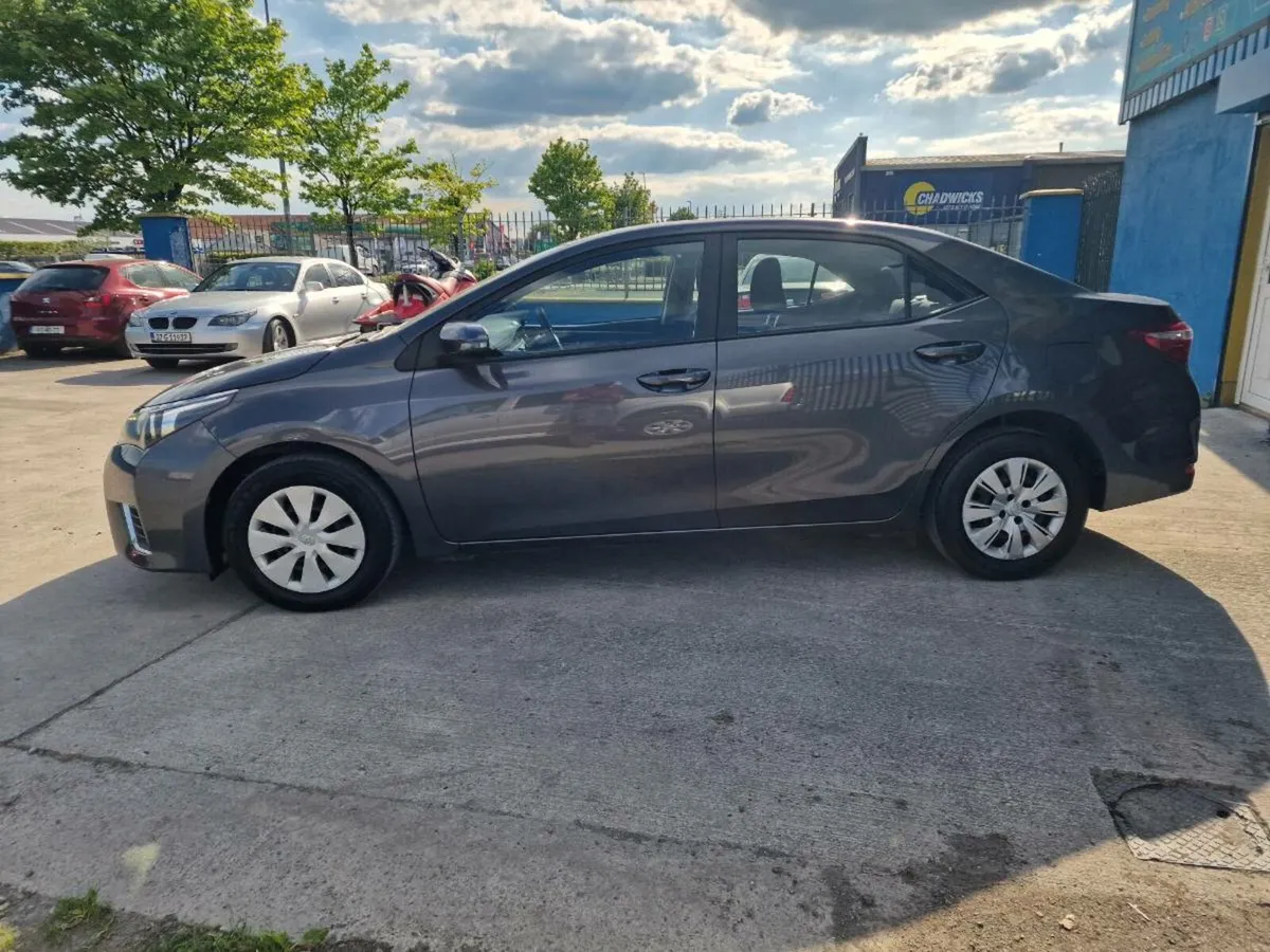 Toyota corola - Image 4