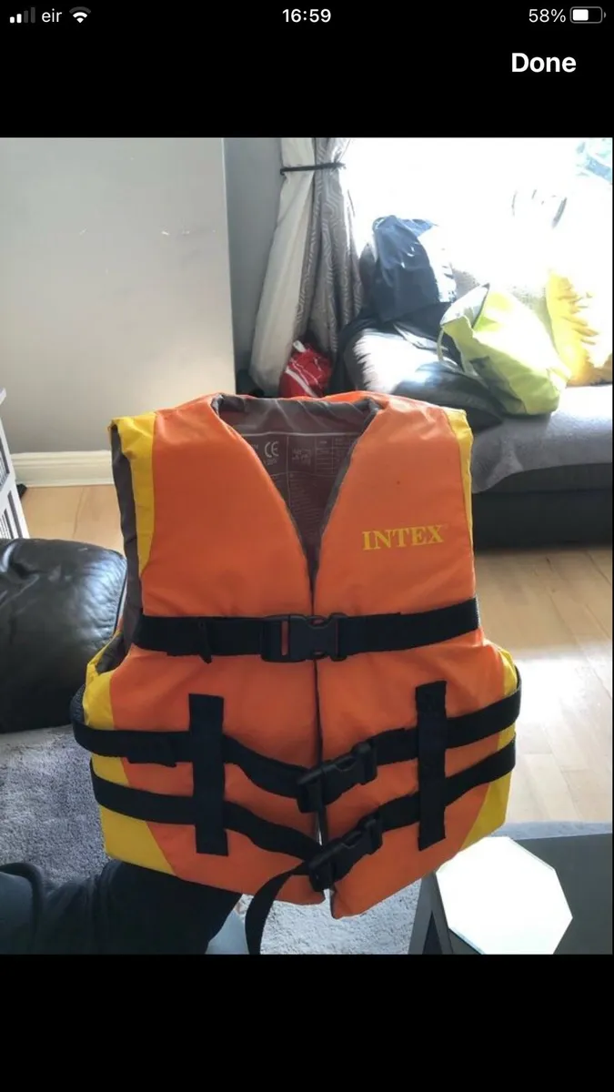 Child life jacket €15 - Image 1