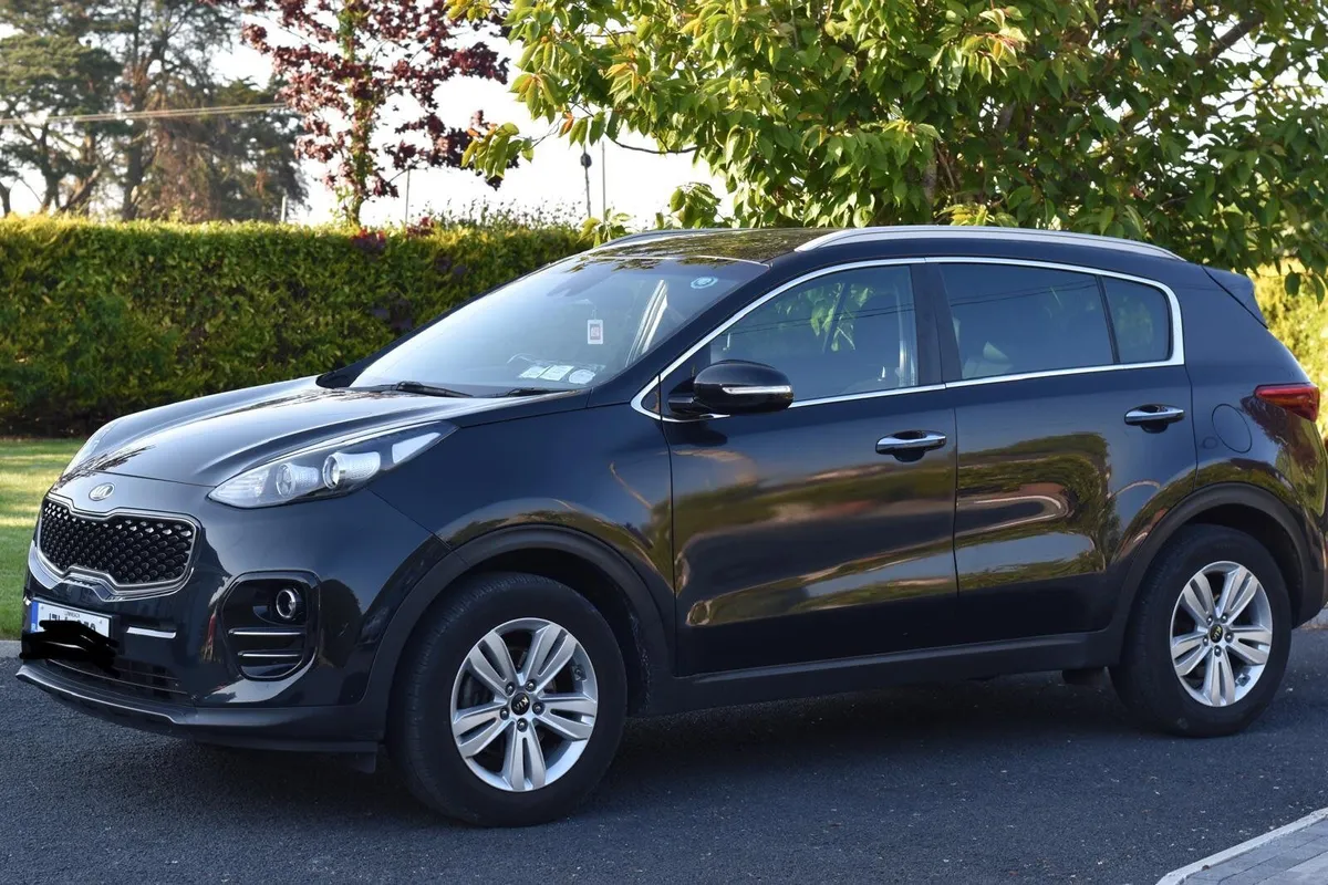Kia Sportage 2017 LOW MILEAGE - Image 2