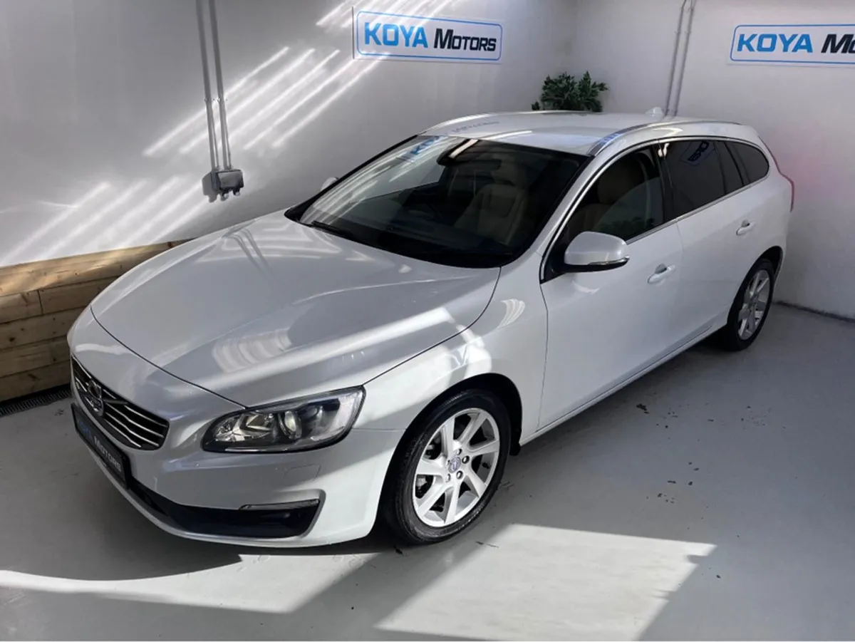 Volvo V60 T4 1.6 SE Luxury Petrol Auto // Full Le - Image 2