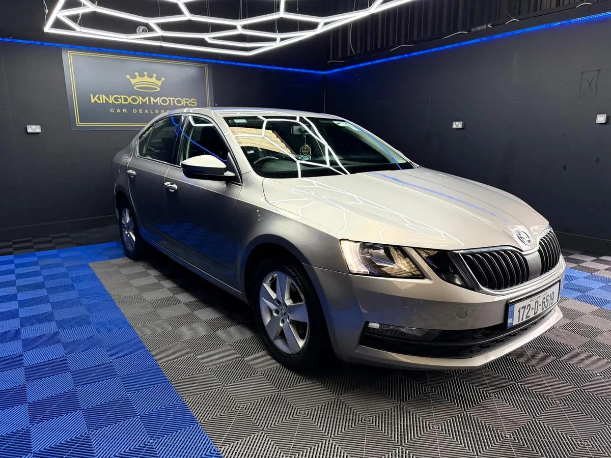 Skoda Octavia 2017,1.6 diesel,manual - Image 3