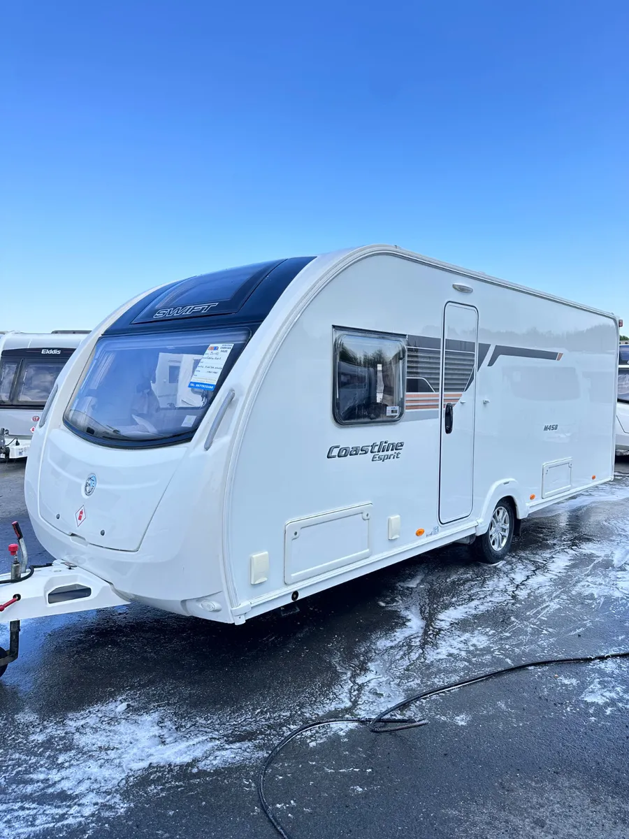 ✨STUNNING SWIFT COASTLINE 4 BERTH ISLAND BED✨ - Image 1