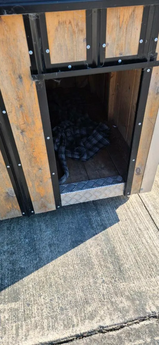Dog box,kennel - Image 2