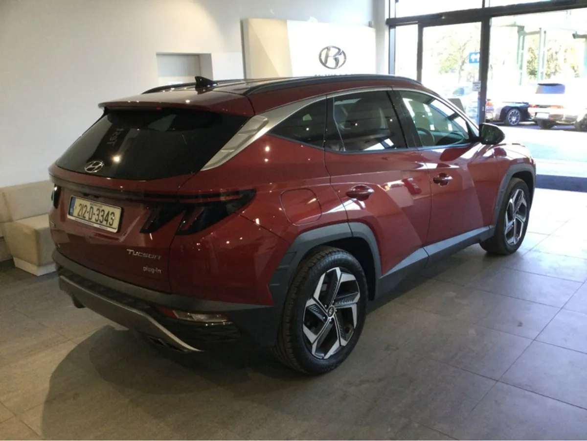 Hyundai Tucson Executive Plus 4WD Plug IN Hybrid - Image 2