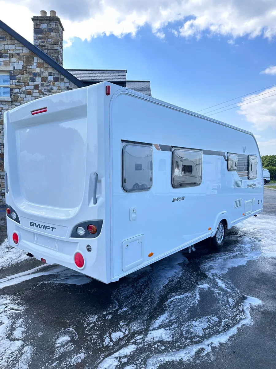 ✨STUNNING SWIFT COASTLINE 4 BERTH ISLAND BED✨ - Image 2
