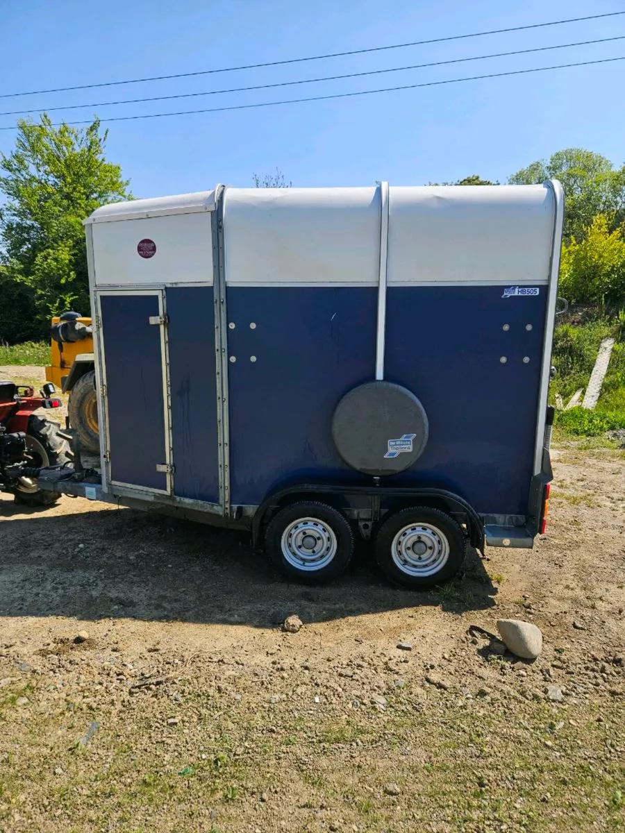 Horse box 505R ifor williams - Image 1