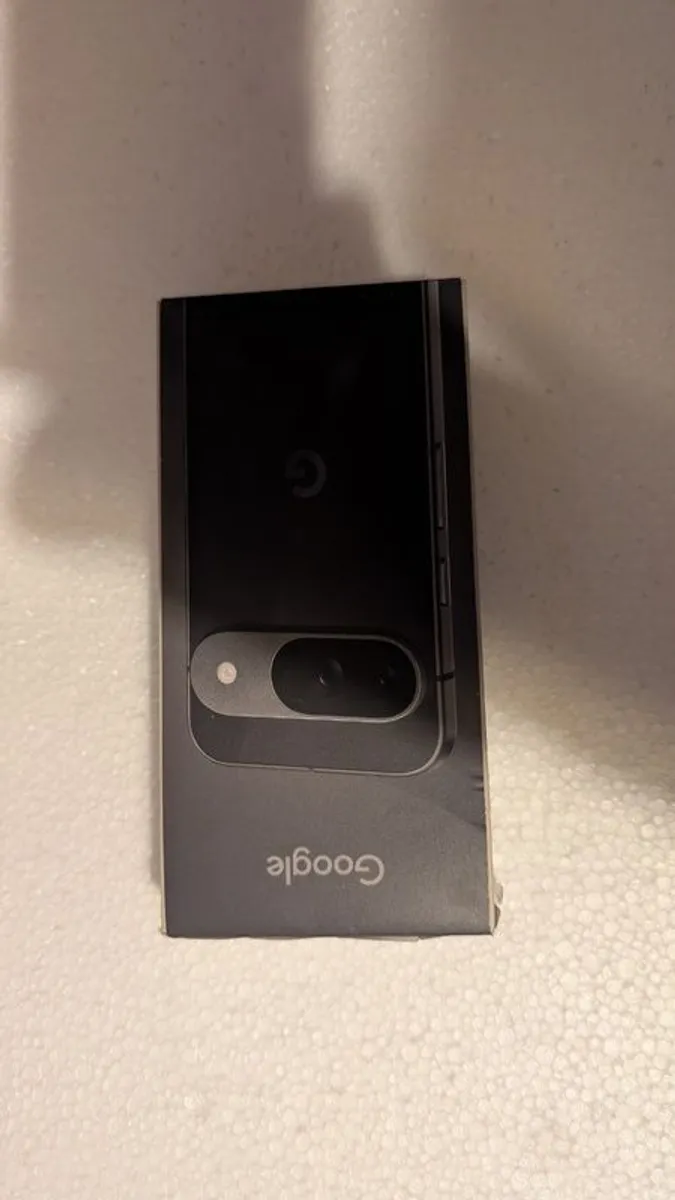 Pixel 9 128 GB Obsidian + phone protection case and screen - Image 3