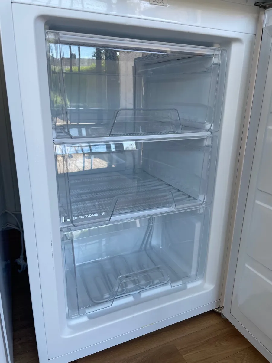 Logik Undercounter Fridge and Freezer - Image 4
