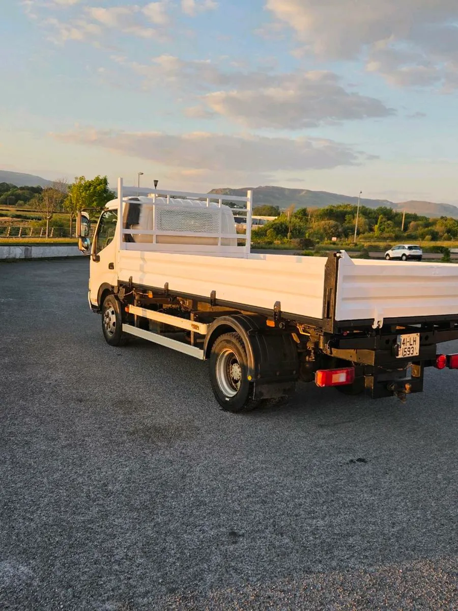 Hino 7.5 tone tipper - Image 3