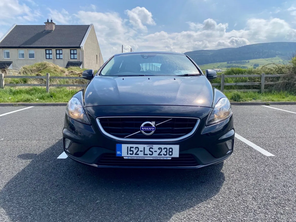 2015 Volvo V40 One owner low mileage 2.0 Diesel - Image 2