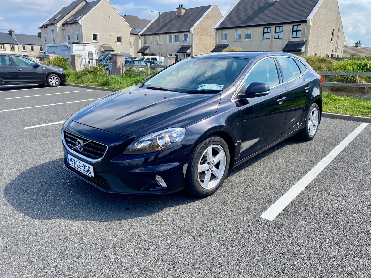 2015 Volvo V40 One owner low mileage 2.0 Diesel - Image 3