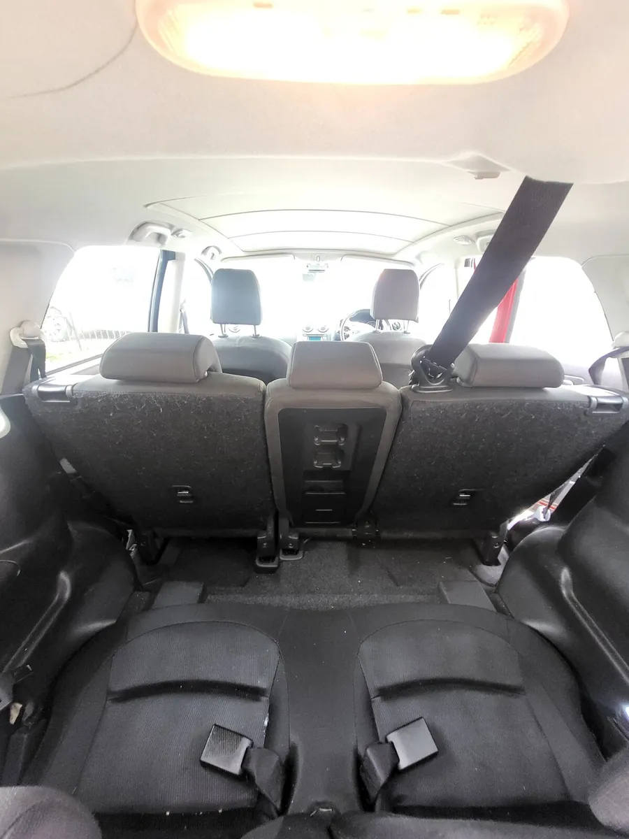 Nissan Qashqai+2 2011 - Image 2