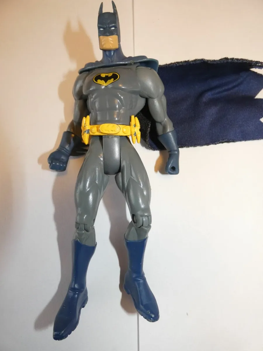 BATMAN FIGURE 16cm POSEABLE 2003 - Image 1