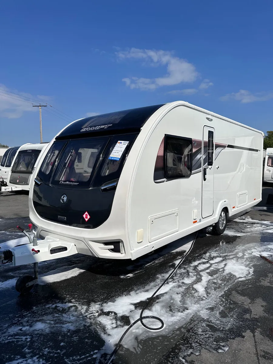 ✨BREATHTAKING SWIFT CHALLENGER 4 BERTH ISLAND BED✨ - Image 1