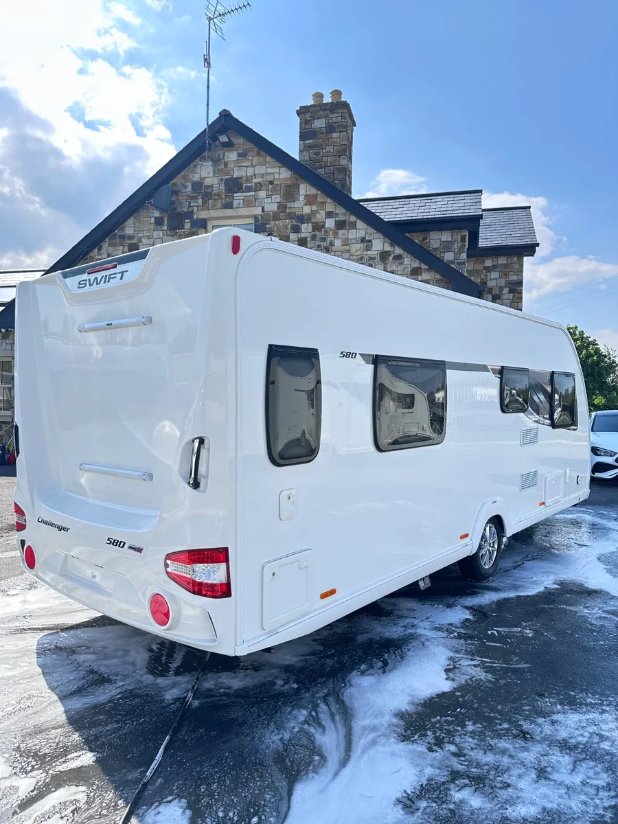 ✨BREATHTAKING SWIFT CHALLENGER 4 BERTH ISLAND BED✨ - Image 2