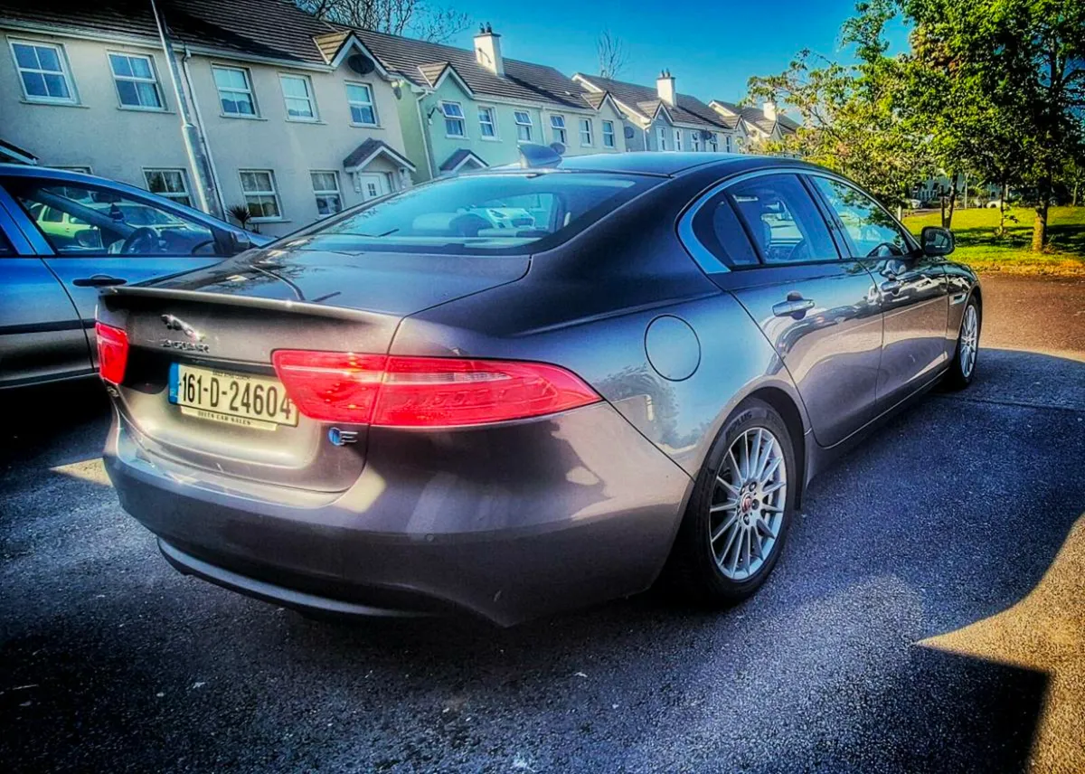 Jaguar XE - Image 2