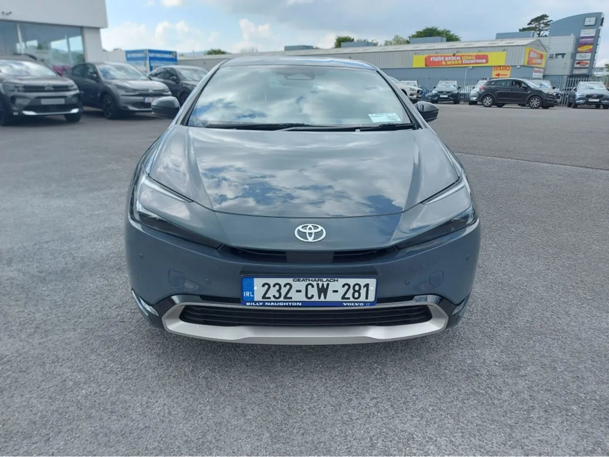 Toyota Prius Plug-in Hybrid - Image 3