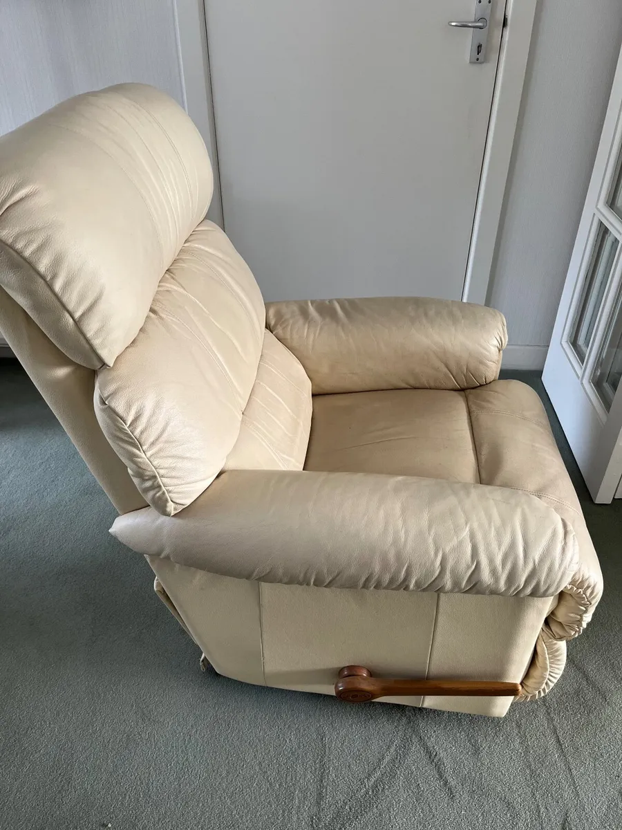 Lazy Boy leather manual reclining chair - Image 2