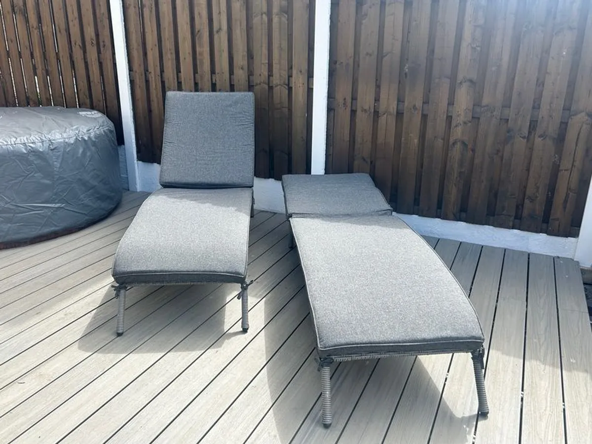 Two LG Outdoor Sun Loungers with Cushions. - Image 3