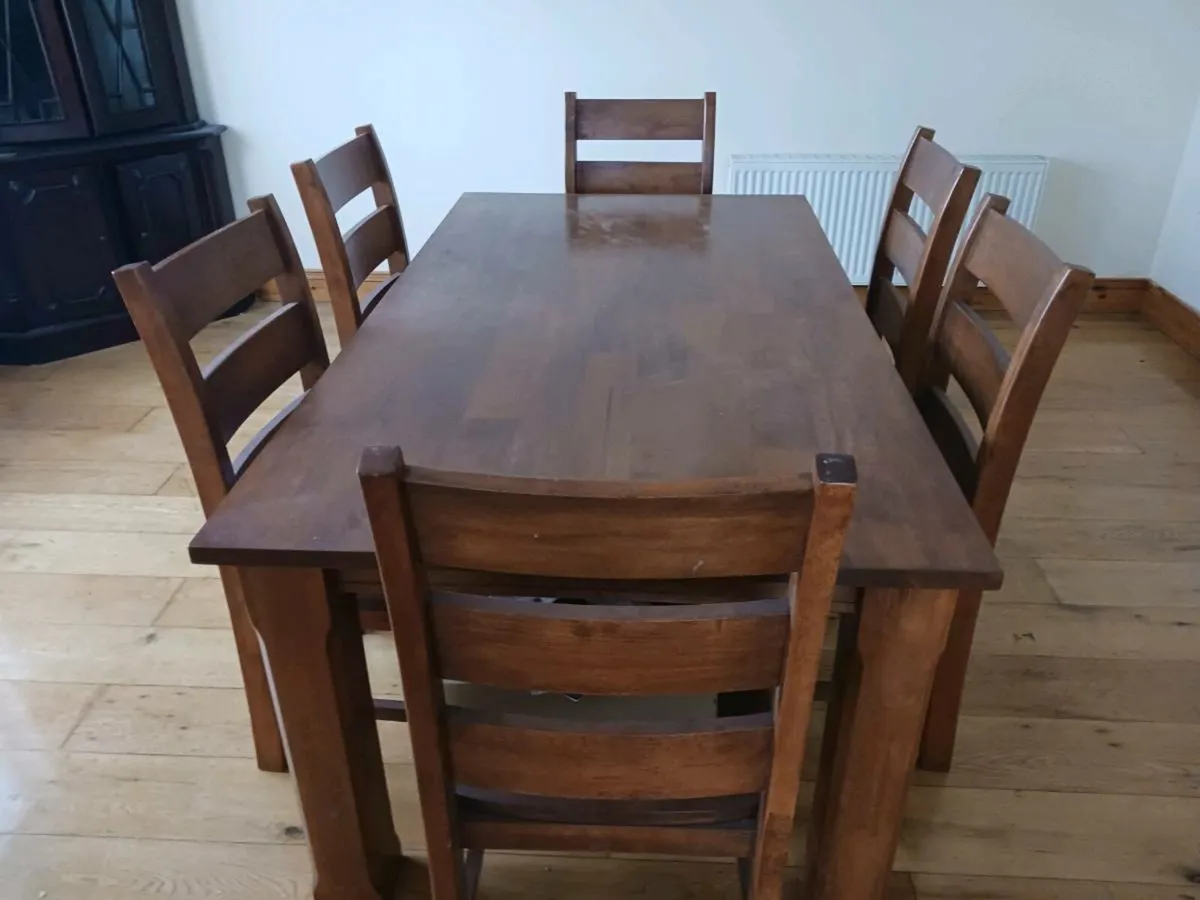Kitchen table with 6 chairs
