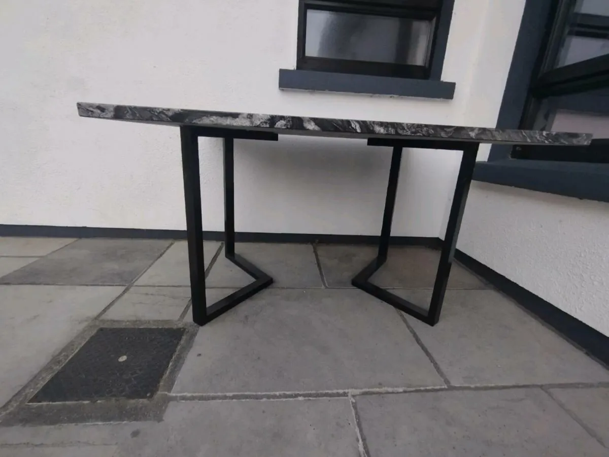 Granite table - Image 3