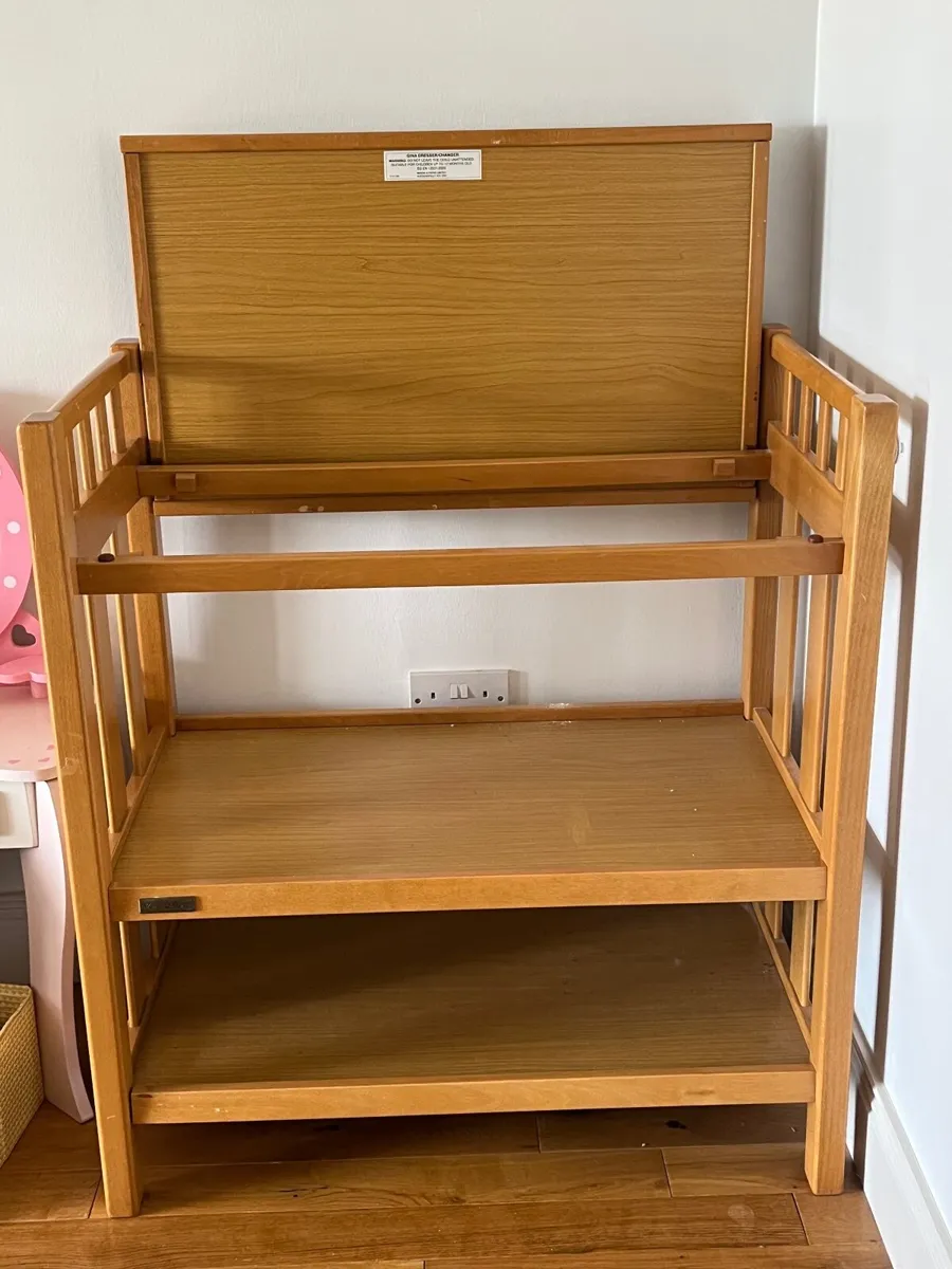 Baby changing table - Image 3