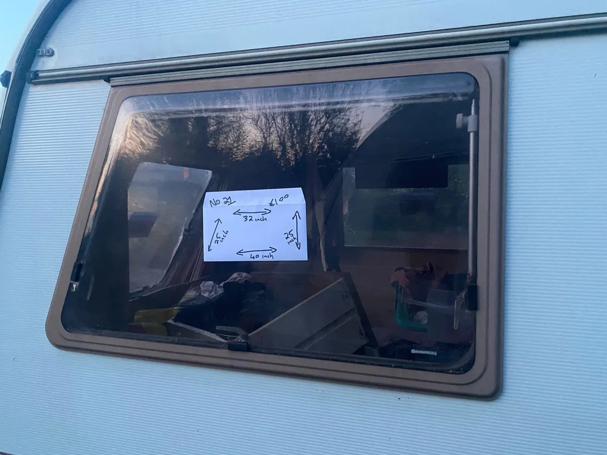 Caravan / camper van windows & parts - Image 4