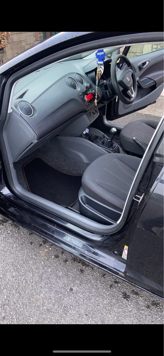 Car - Image 4